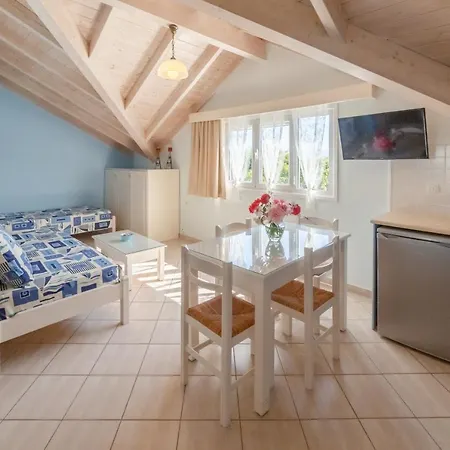 Apartment Angelina Roda (Corfu)